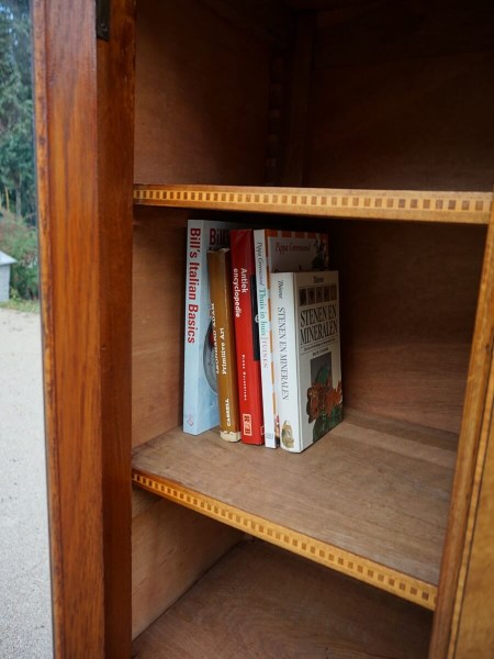 kleine-Franse-boekenkast-vitrinekast-Louis-XV-NapoleonIII-small-bookcase-display-cabinet-rosewood-marqueterie-antiek-00001 (15)